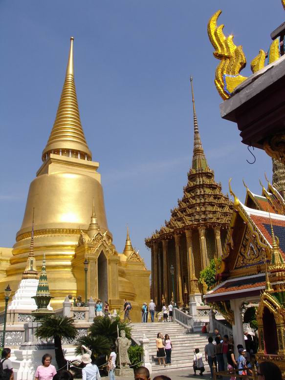 Wat Phra Kaew je to nejdulezitejsi k videni a take nejdrazsi.
