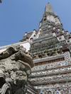 Tenhle chram a jeho pagody jsou vyzdobeny cinsky porcelanem co se rozbil pri prevazeni.