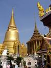 Wat Phra Kaew je to nejdulezitejsi k videni a take nejdrazsi.
