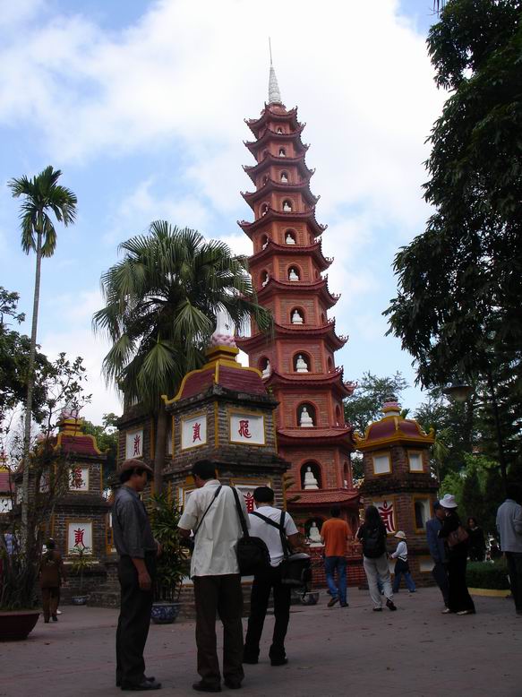 Opet Tran Quoc Pagoda v Hanoii.