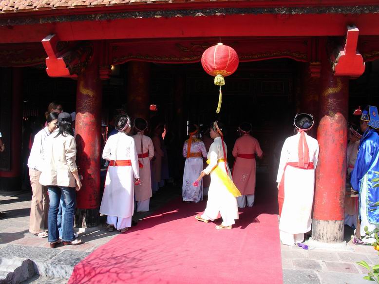 V Temple of Literature se zrovna neco delo a my byli u toho.