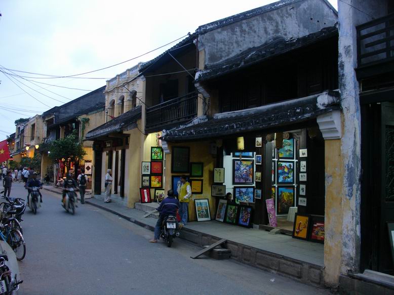 Mesto HoiAn je na seznamu UNESCO diky svym unikatnim historickym ulicim a take je zde tzv. Japonsky most.