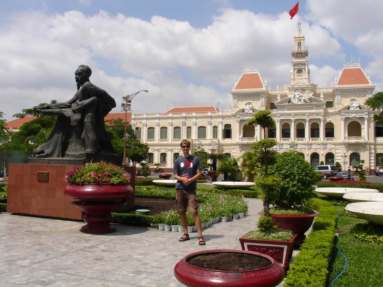 Nejfotografovanejsi budova ve Vietnamu... Byvaly hotel, nini centrala nejake komunisticke organizace.