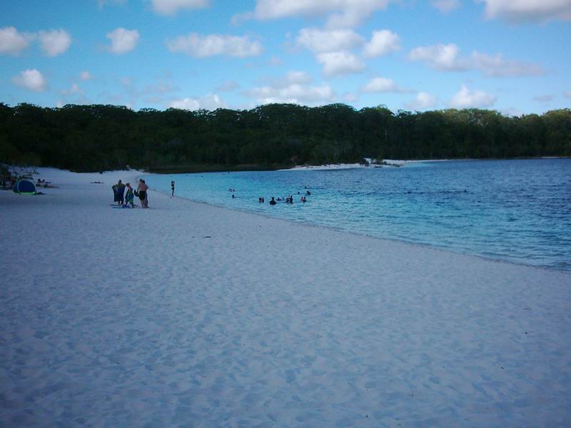 Lake McKenzie je z nich asi nejkrasnejsi a nejkristalovejsi...