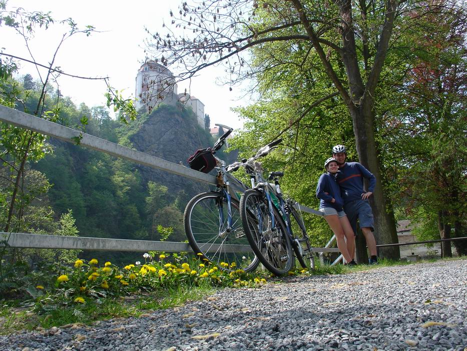 Tady jsou vsichni cyklisti.