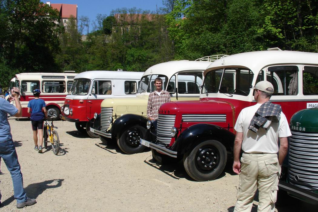 Nektere autobusy si mozna jeste nekdo pamatuje.