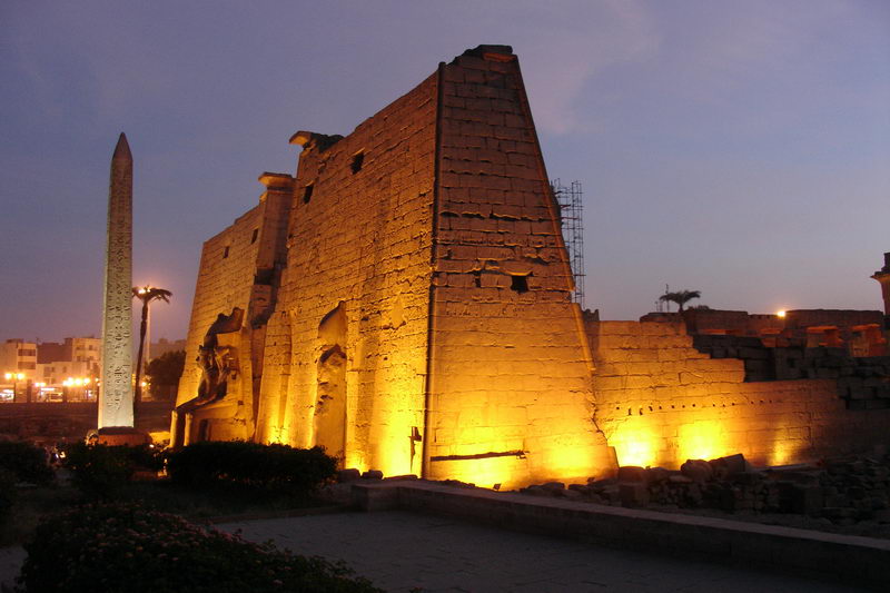 Navsteva chramu v Luxoru.