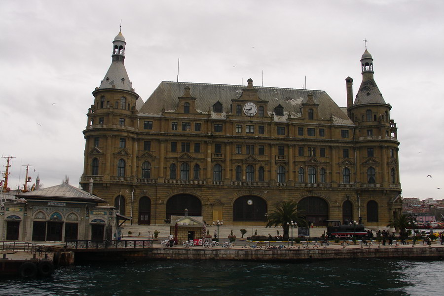 Kadikoy train station