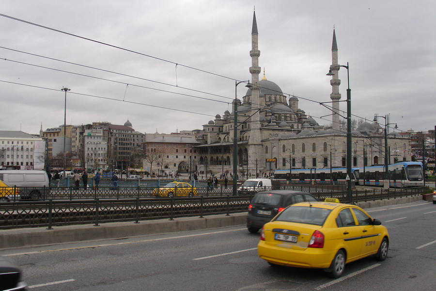 Mesita Yeni u mostu Galata