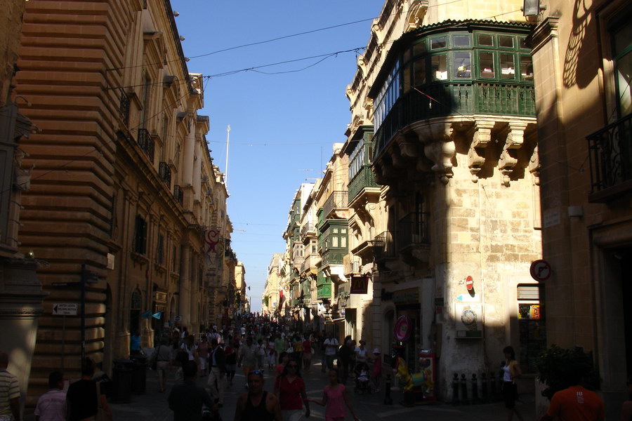 Valleta, hlavni mesto Malty... Balkony jsou i rohove