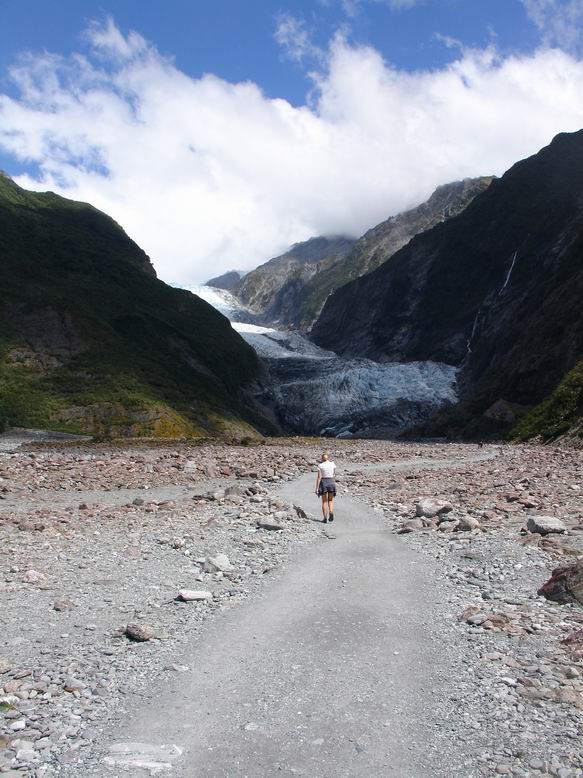 Franz Josef Glacier naopak od predchudce v dnesnich dnech roste.