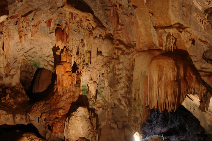Suwannakuha cave