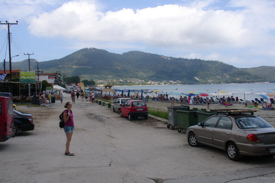 Promenada mezi Skala Potamia a Golden Beach jsou lemovane tavernami.