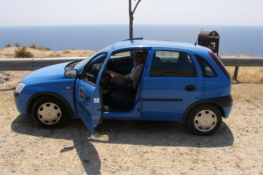 Nase vypujcene auto za 33EUR na den. Opel Corsa.